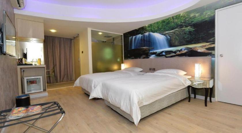 Unic Hotel 2*